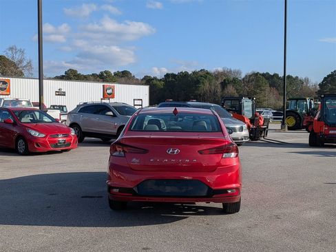 Used 2020 Hyundai Elantra SEL image 4