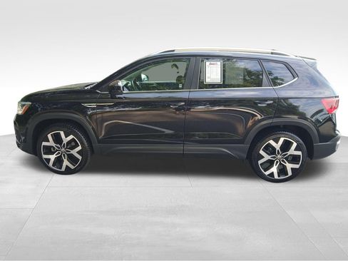 Used 2022 Volkswagen Taos SEL w/ Panoramic Sunroof Package AWD/4WD image 3