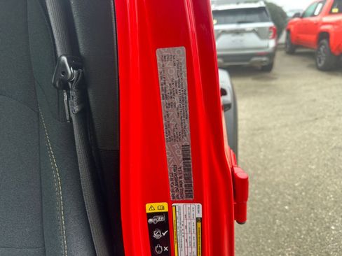 Used 2025 Jeep Wrangler Sport S image 29