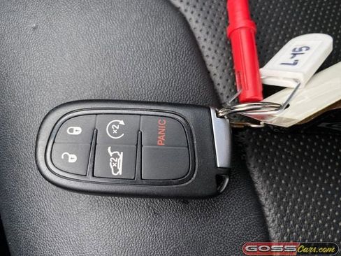 Used 2019 Jeep Cherokee Limited w/ Luxury Group image 29