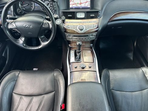 Used 2017 INFINITI Q70 L 3.7 w/ Deluxe Touring Package image 10