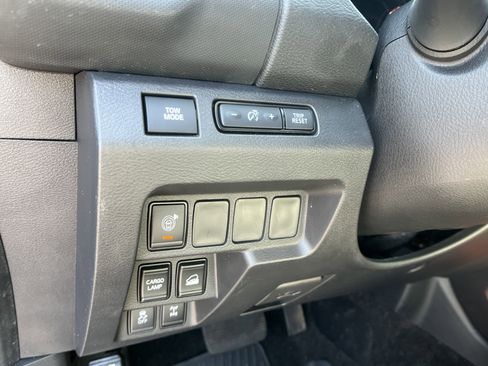 Used 2022 Nissan Frontier PRO-4X w/ Technology Package image 34