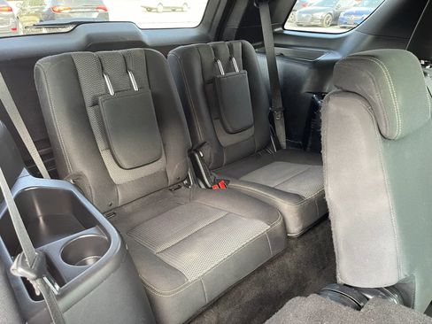 Used 2016 Ford Explorer XLT w/ Equipment Group 201A image 11