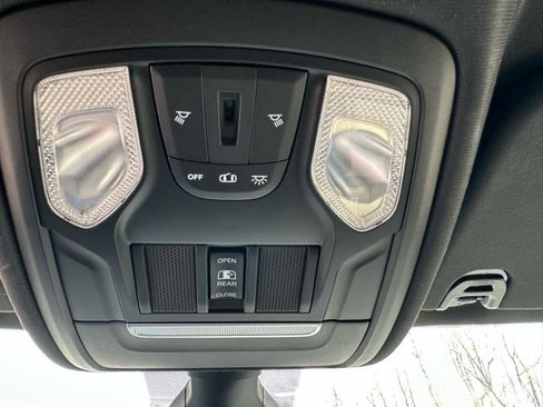 Used 2019 RAM 1500 Big Horn image 18