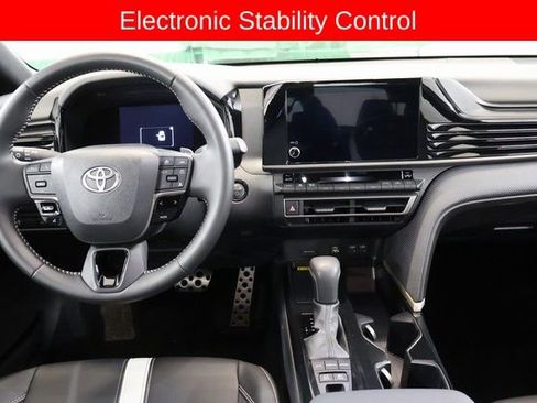 Used 2025 Toyota Camry SE image 16