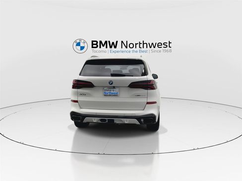 New 2026 BMW X5 xDrive50e image 2
