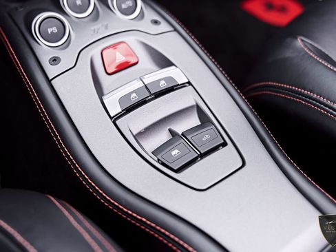Used 2014 Ferrari 458 Spider RWD image 78