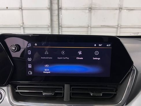 Used 2025 Chevrolet Trax LT image 44