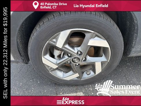 Used 2025 Hyundai Venue SEL FWD image 9