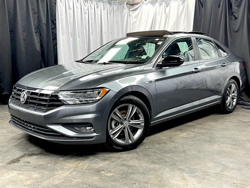Used 2020 Volkswagen Jetta R-Line image 1
