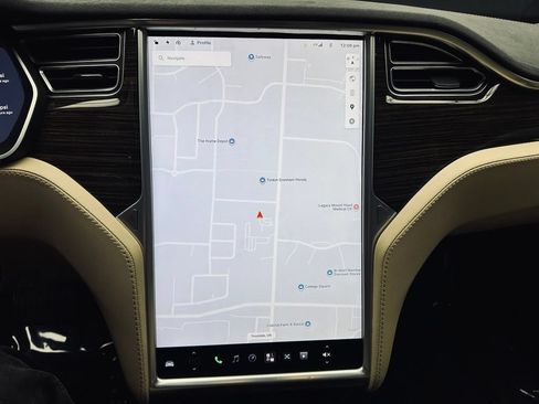 Used 2015 Tesla Model S 85D AWD/4WD image 33