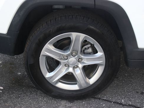 Used 2024 Jeep Compass Latitude AWD/4WD image 34