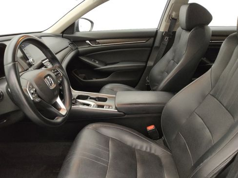 Used 2018 Honda Accord Touring image 17