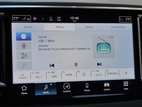 Used 2024 Chrysler Pacifica Touring-L image 30