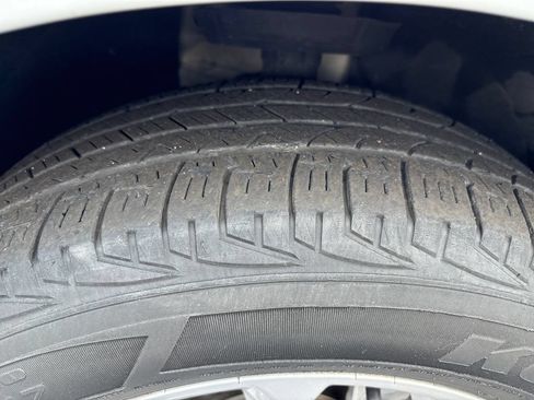 Used 2021 Chevrolet Equinox LT FWD image 34