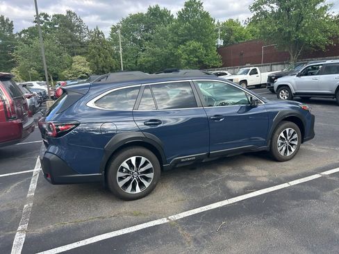 Certified 2025 Subaru Outback Limited AWD/4WD image 3