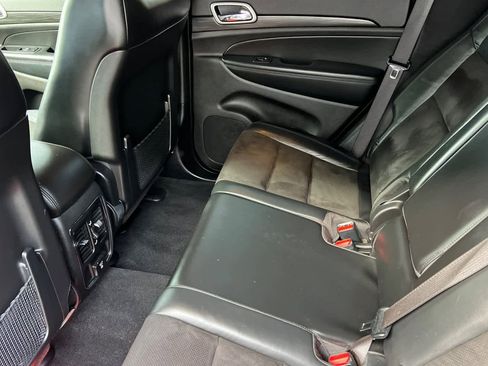 Used 2021 Jeep Grand Cherokee Laredo X image 5