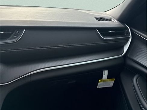 New 2025 Jeep Grand Cherokee L Laredo w/ Luxury Tech Group I image 18