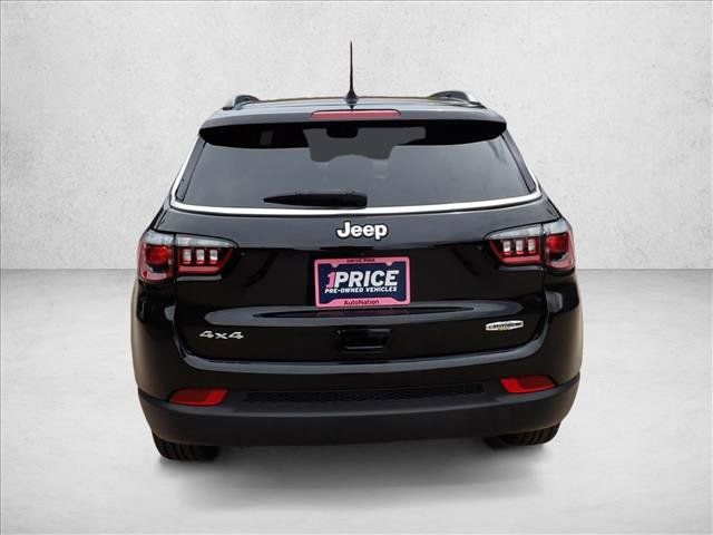 Used 2023 Jeep Compass Latitude AWD/4WD image 3