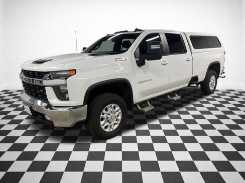 Used 2022 Chevrolet Silverado 3500 LT w/ Convenience Package image 4