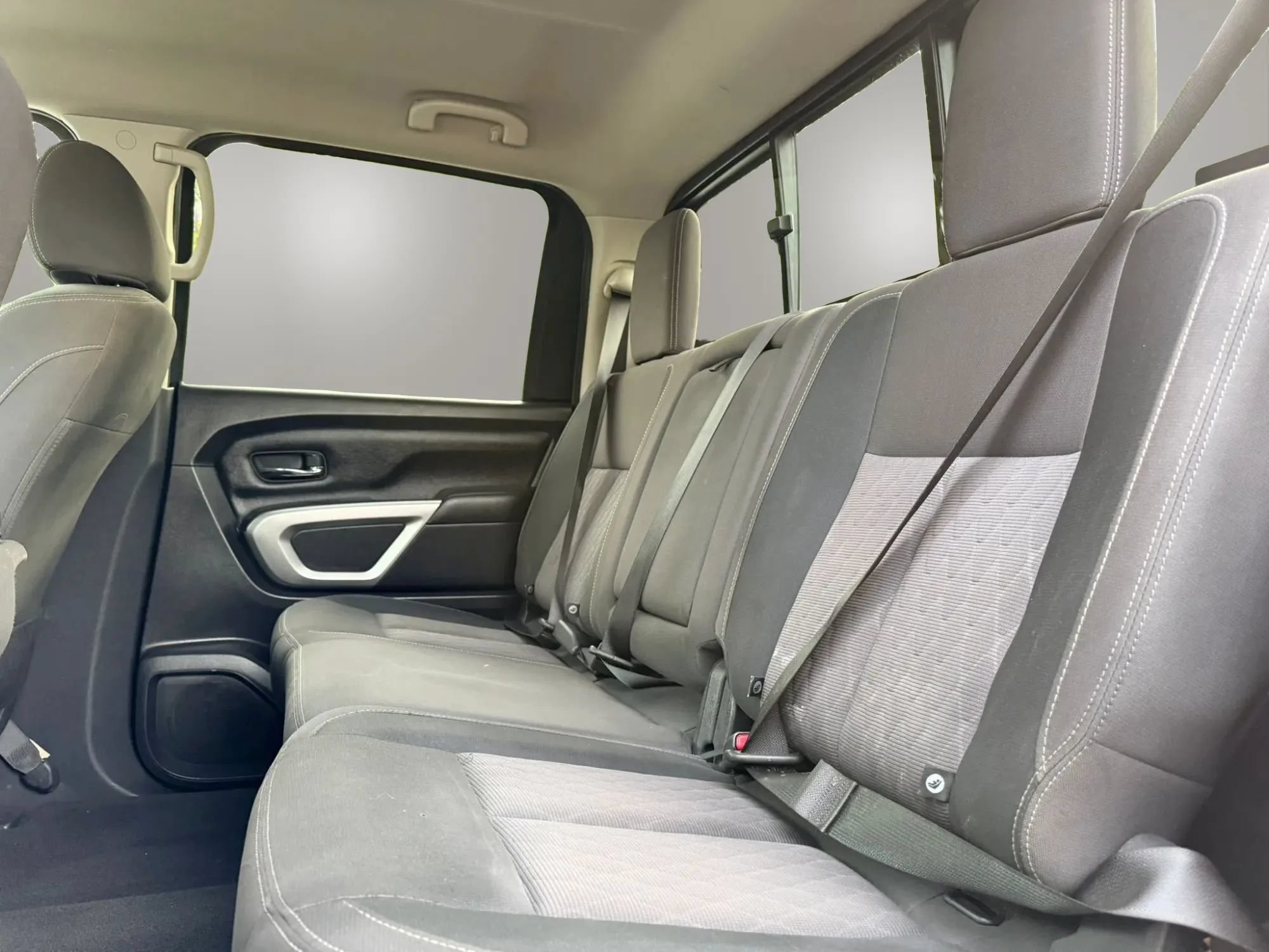 Used 2022 Nissan Titan SV AWD/4WD image 12