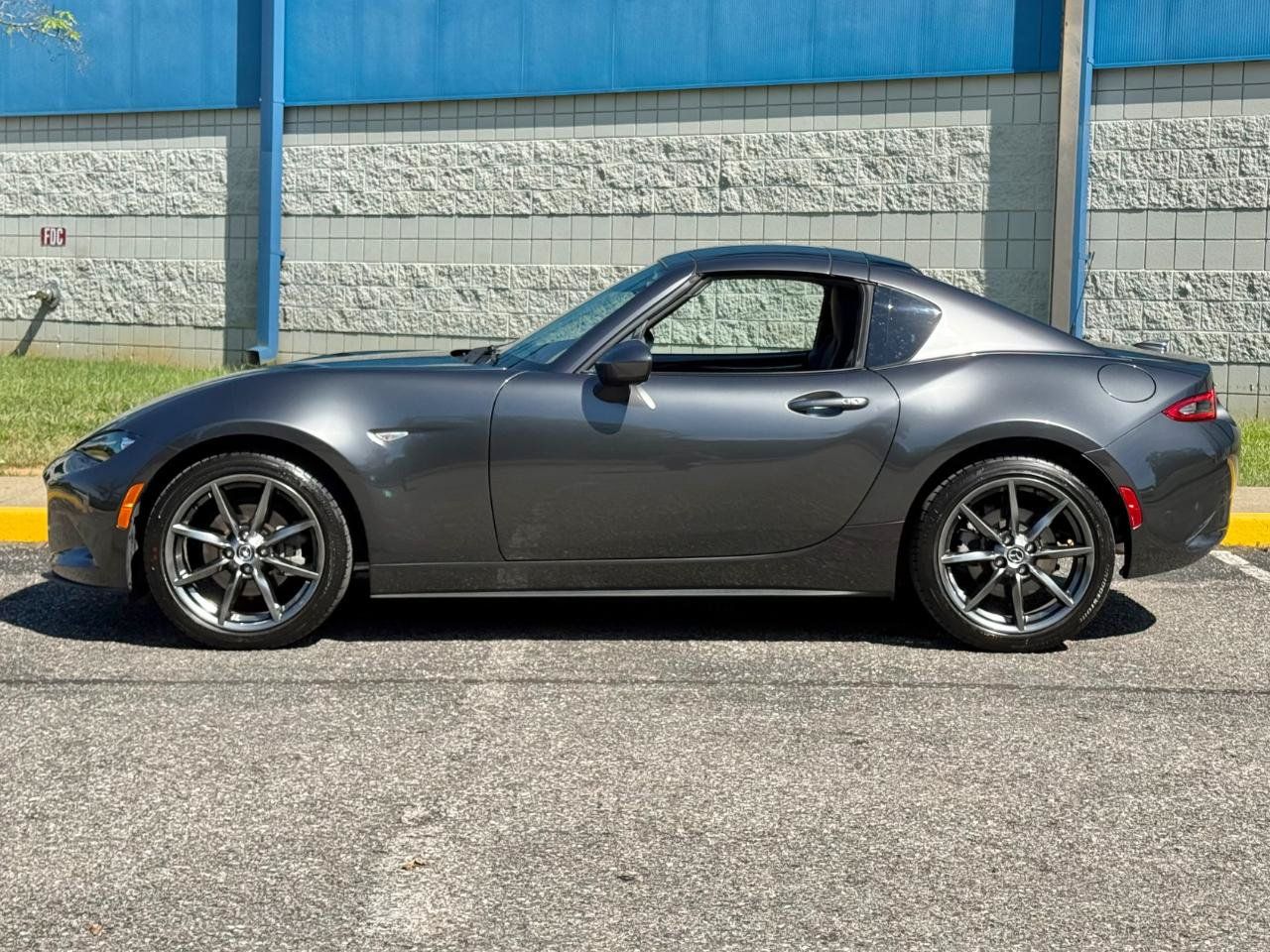 Used 2017 MAZDA MX-5 Miata RF Grand Touring RWD image 8