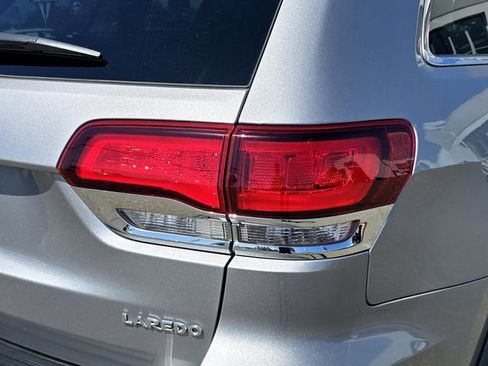 Used 2021 Jeep Grand Cherokee Laredo image 23