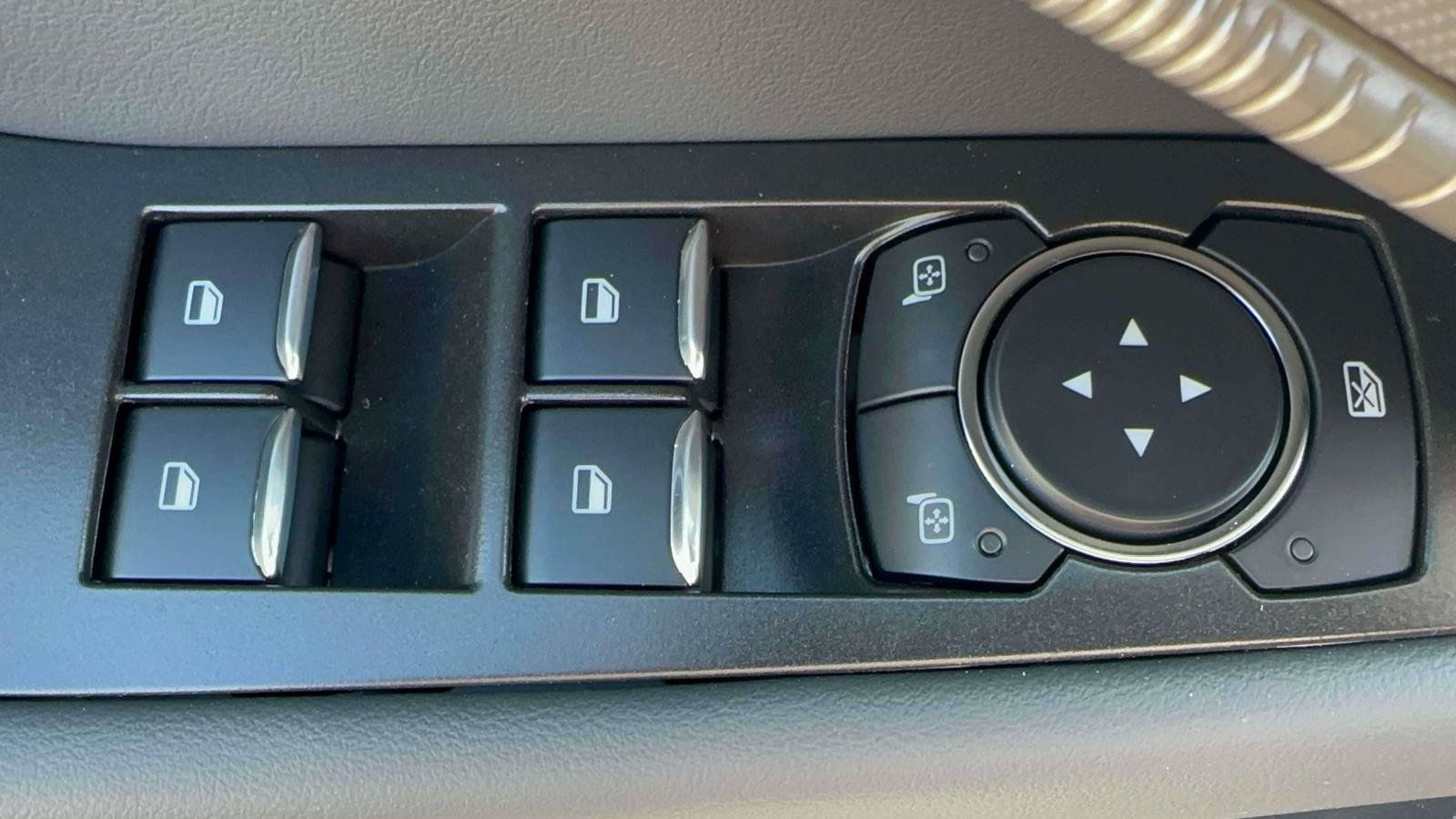 Used 2026 Ford Explorer Active AWD/4WD image 14