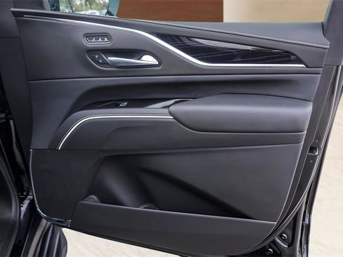 Used 2024 Cadillac Escalade Sport w/ LPO, ONYX Package image 31