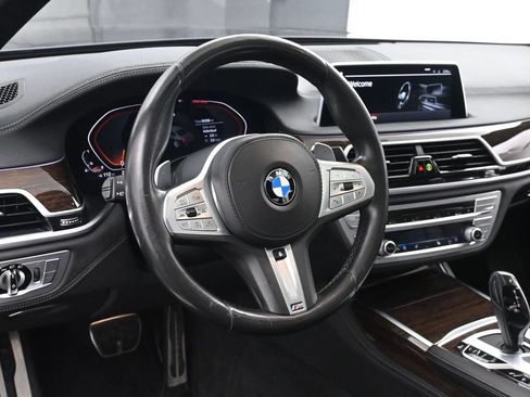 Used 2020 BMW 750i xDrive w/ M Sport Package AWD/4WD image 26