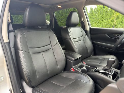 Used 2020 Nissan Rogue SL w/ Premium Package FWD image 15