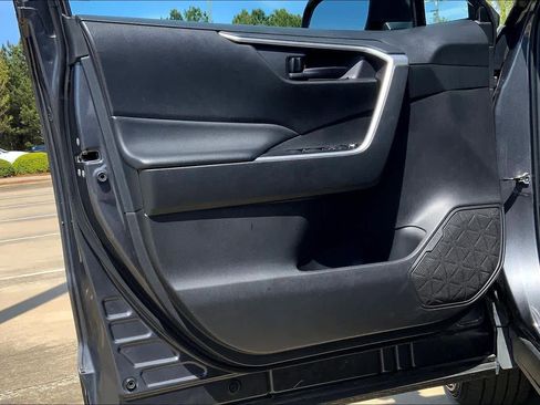 Used 2024 Toyota RAV4 LE image 21