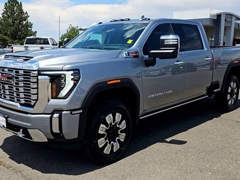 New 2026 GMC Sierra 2500 Denali w/ Denali Reserve Package AWD/4WD image 5