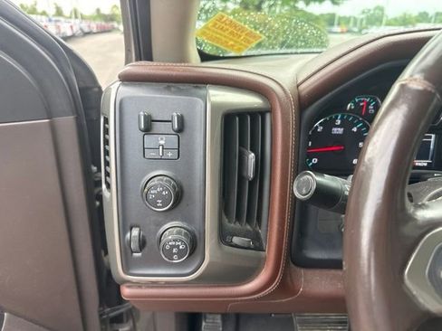 Used 2015 Chevrolet Silverado 1500 High Country AWD/4WD image 16