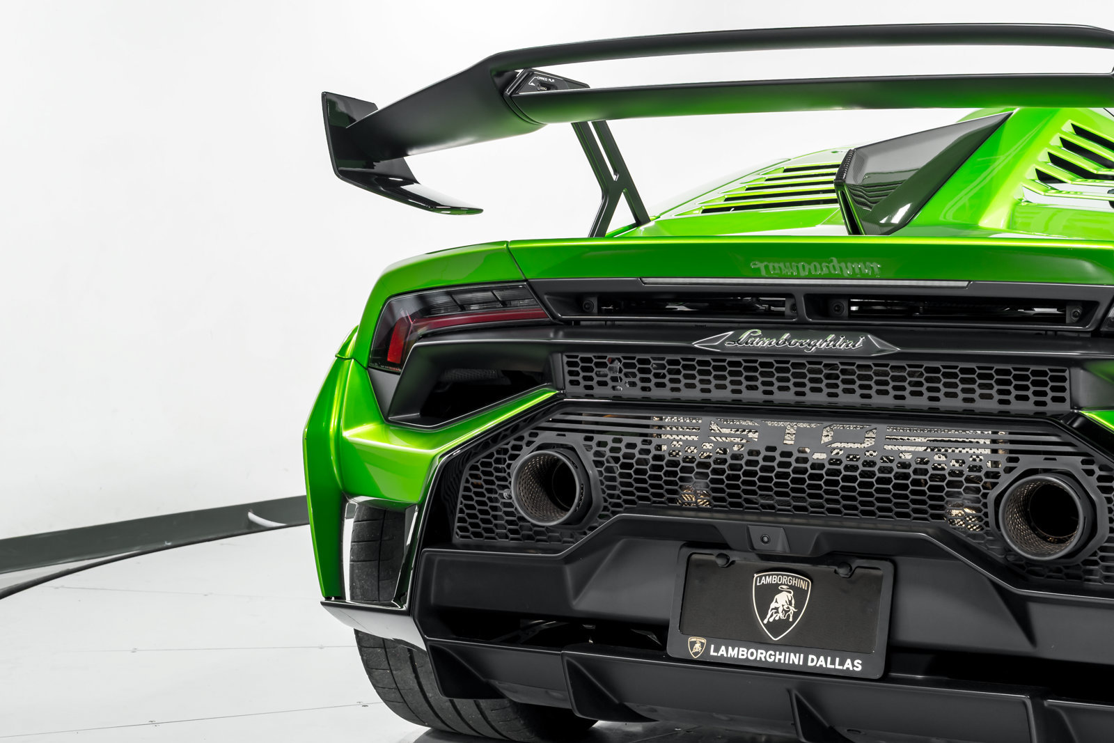 Used 2023 Lamborghini Huracan STO RWD image 52