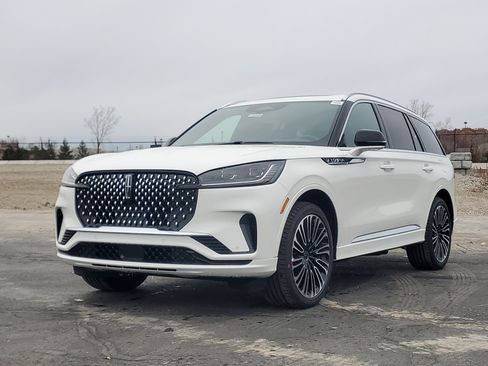 New 2026 Lincoln Aviator Black Label image 2