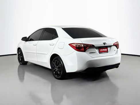 Used 2019 Toyota Corolla LE w/ Carpet Mat Package (TMS) FWD image 3