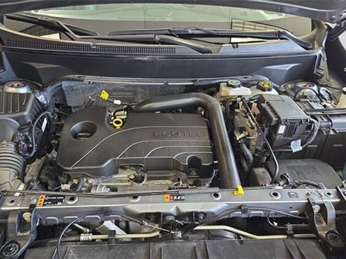 Used 2023 GMC Terrain SLT w/ Infotainment Package II image 25