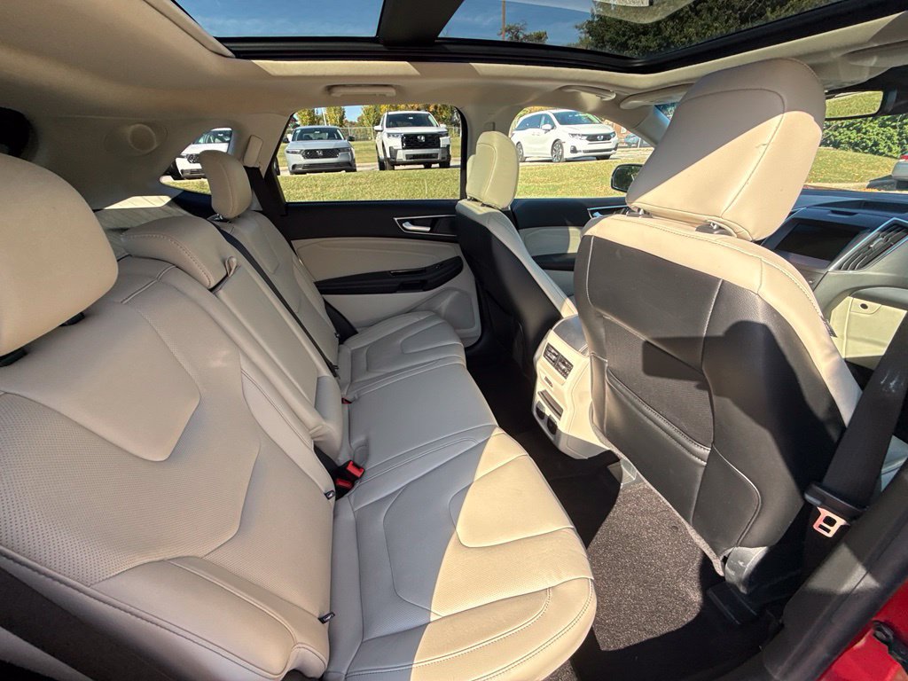 Used 2020 Ford Edge Titanium w/ Equipment Group 301A AWD/4WD image 39
