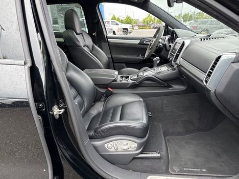 Used 2016 Porsche Cayenne GTS AWD/4WD image 9
