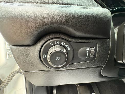 Used 2022 Dodge Durango GT RWD image 36