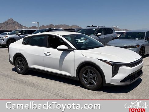 Used 2025 Kia K4 FWD image 1