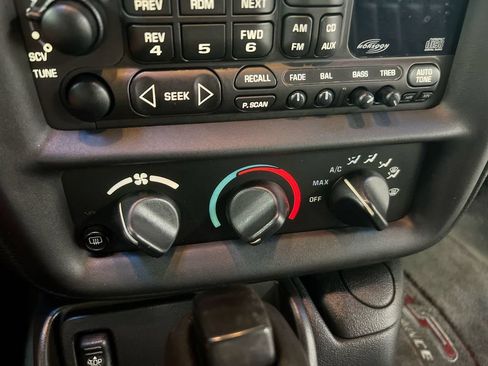 Used 2002 Chevrolet Camaro Z28 RWD image 15