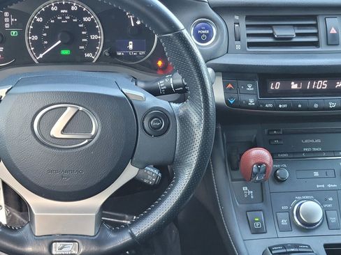 Used 2015 Lexus CT 200h w/ Navigation Package image 14