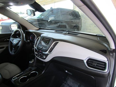 Used 2019 Chevrolet Equinox LS FWD image 10
