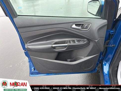 Used 2017 Ford Escape SE w/ Equipment Group 201A image 10