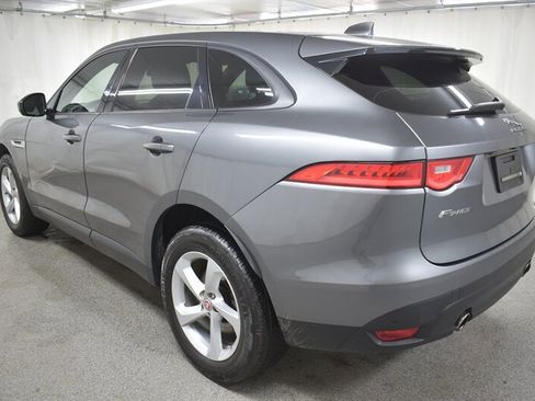 Used 2017 Jaguar F-PACE Premium image 4