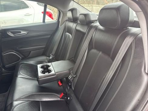 Used 2021 Alfa Romeo Giulia Sprint w/ Cold Weather Package image 28