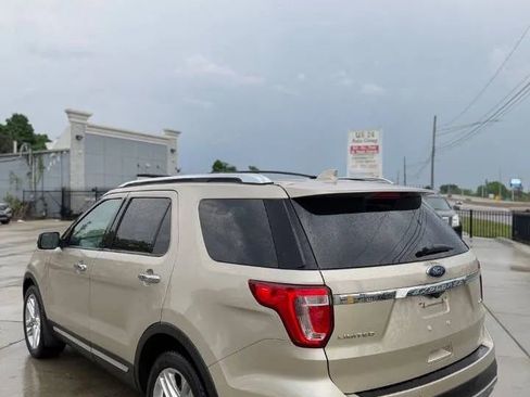 Used 2017 Ford Explorer Limited w/ Equipment Group 301A AWD/4WD image 5
