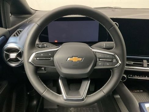 New 2026 Chevrolet Equinox EV LT image 14